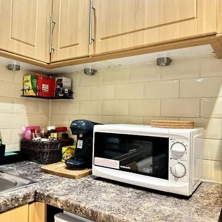 Centrally-Located Gem In Marble Arch, London